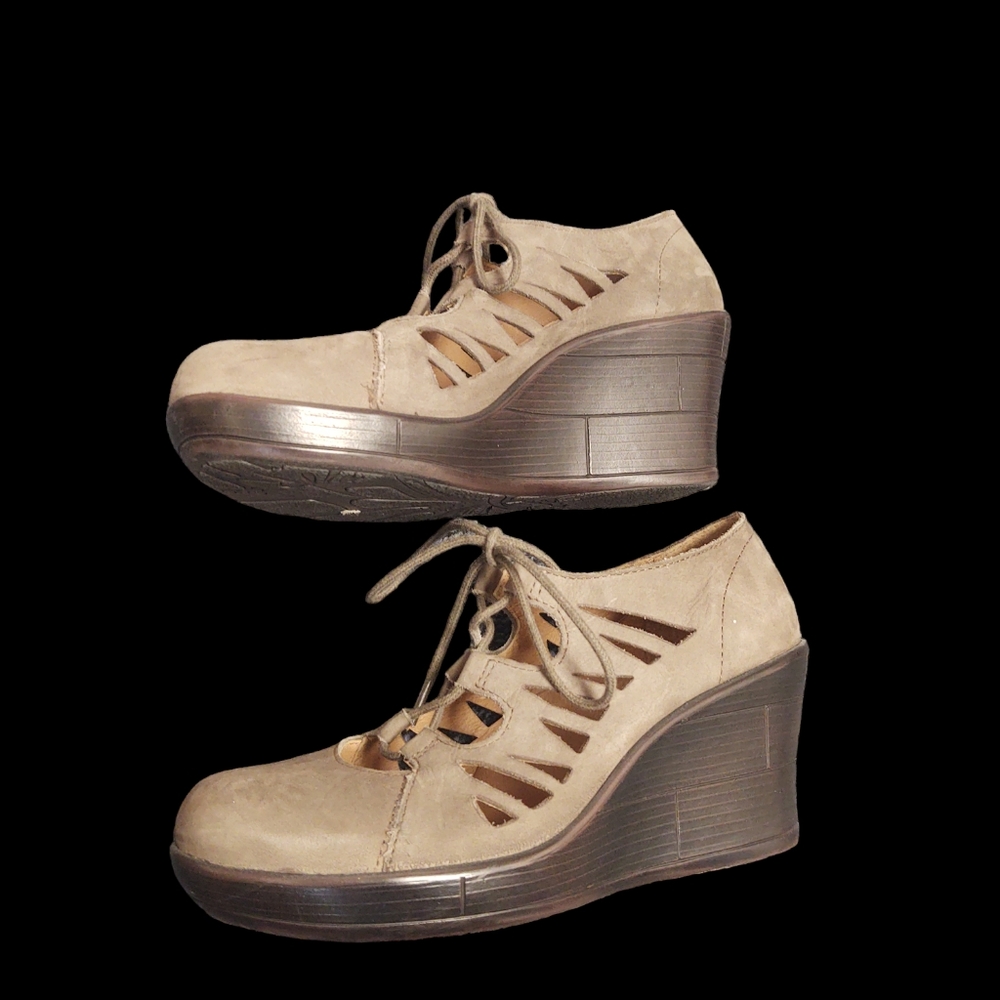 EUC Abeo Tan Wedges Size 6.5